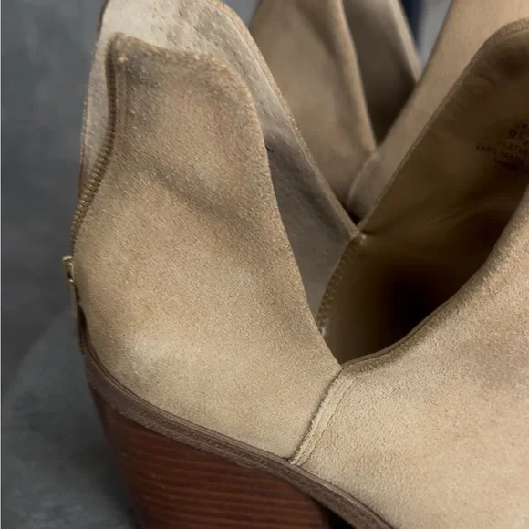 Vince Camuto Tan Suede Western Ankle Boots | Block Heel | Size 9.5 - Picture 4 of 11